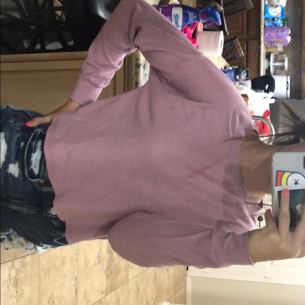 worn once! cute cropped sweater
